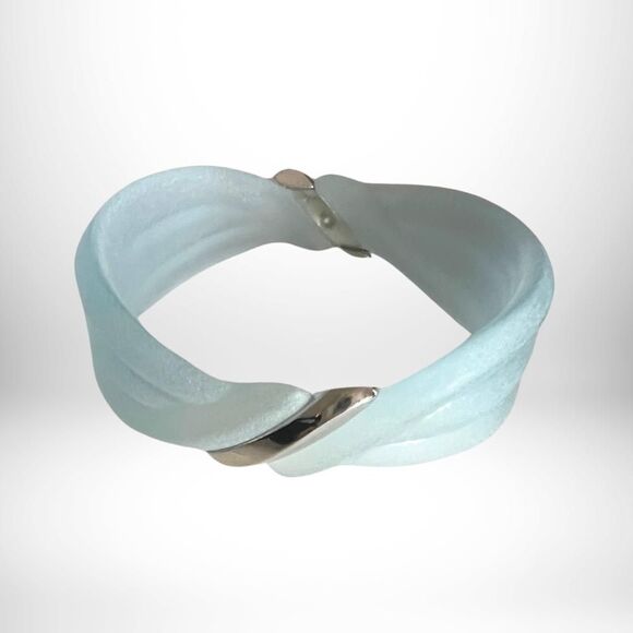 1989 Blue Lucite Bangle Bracelet Avon Frosted Coolers - Size Large - NIB - Picture 2 of 3